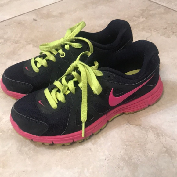 Women’s Nike size 5.5 - Picture 2 of 3